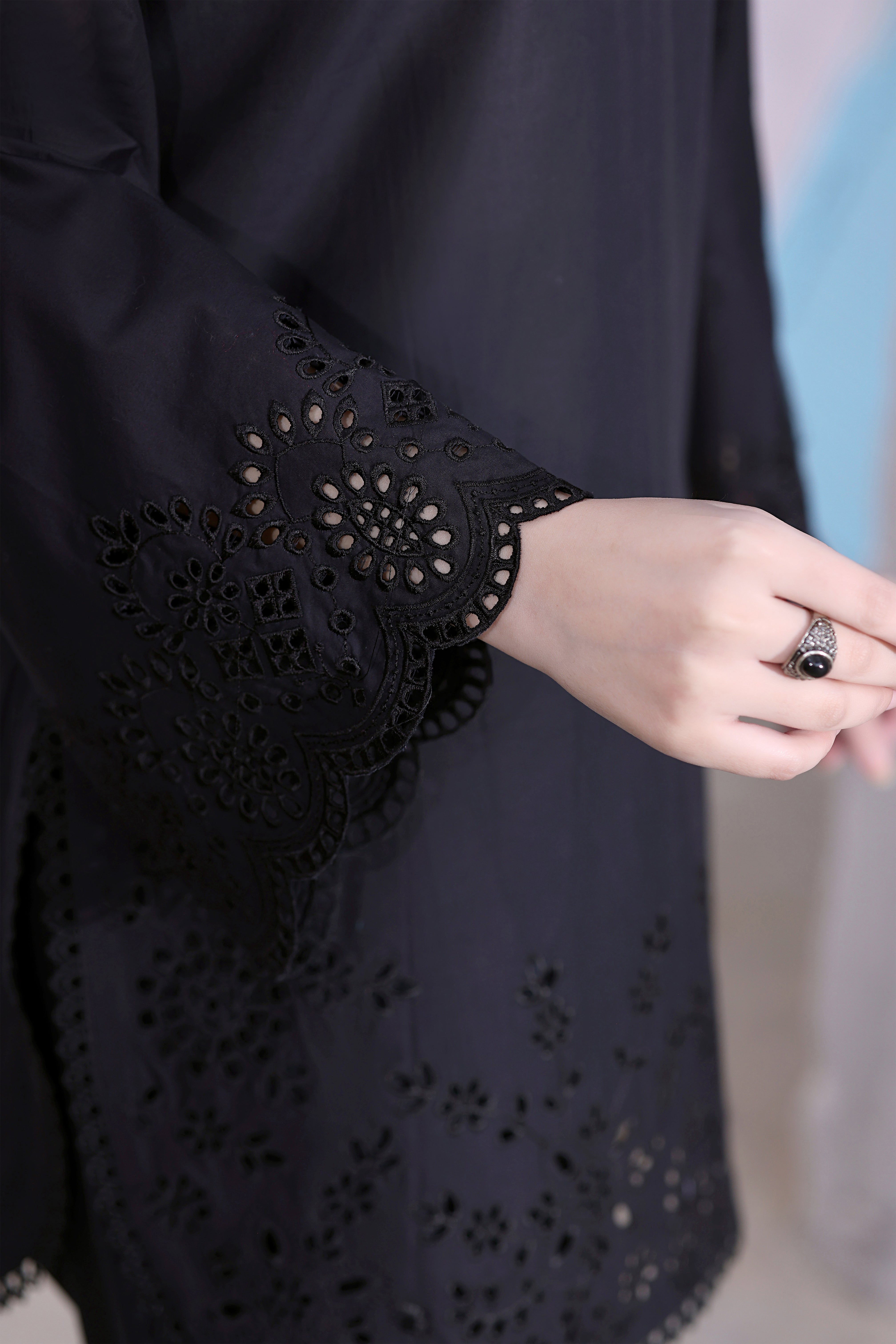 Showstopper Embroidered 3PC Lawn Dress