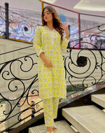 Load image into Gallery viewer, Daisy Stitched 2 Piece Printed Cotton Suit
