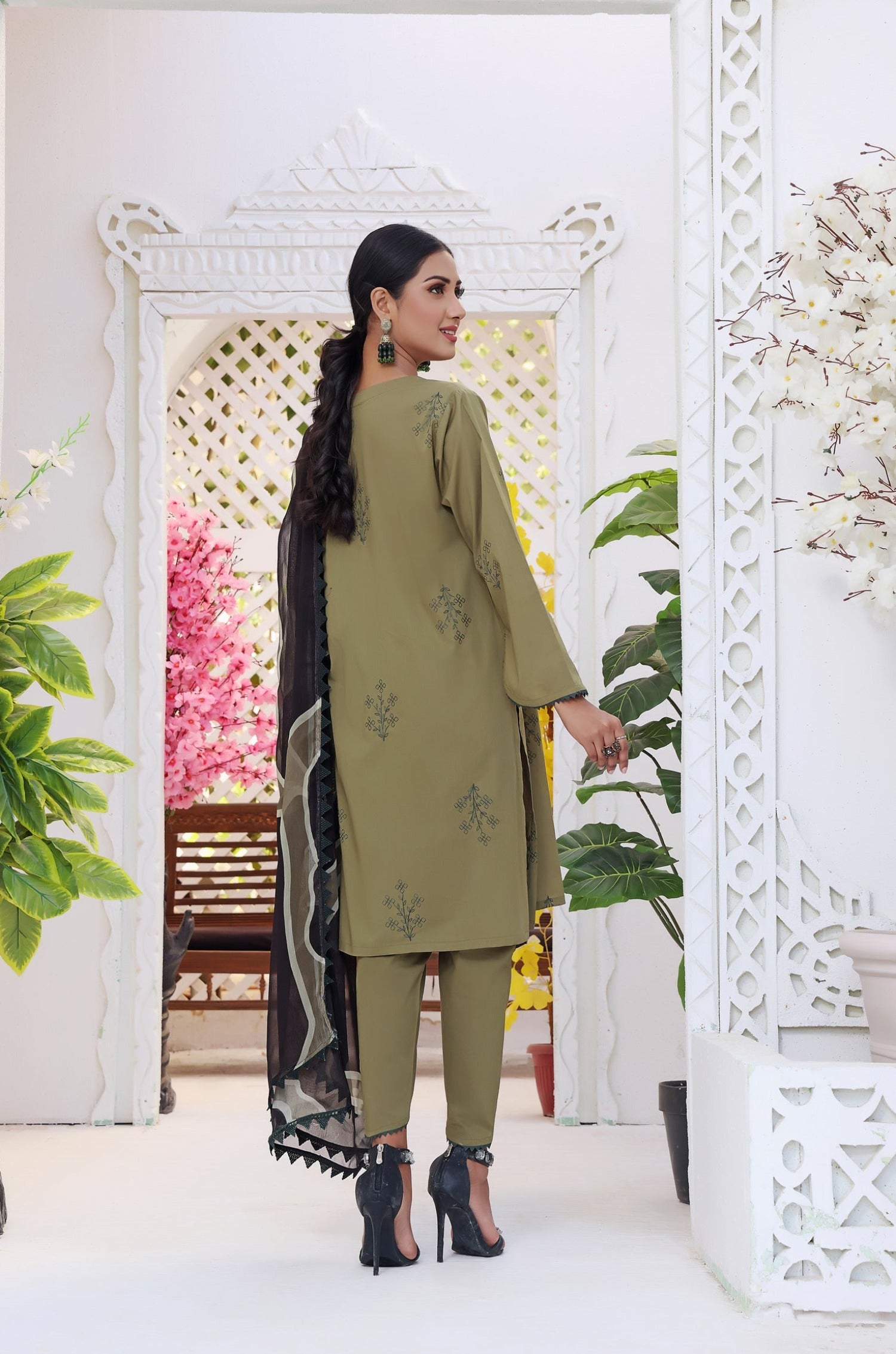 Oregano Stitched 3 Piece Embroidered Lawn Cotton Suit